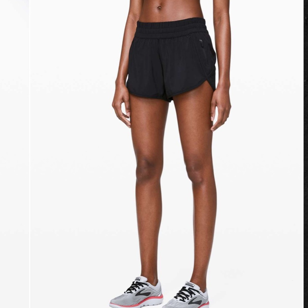 Lululemon Tracker Short V *4 inch